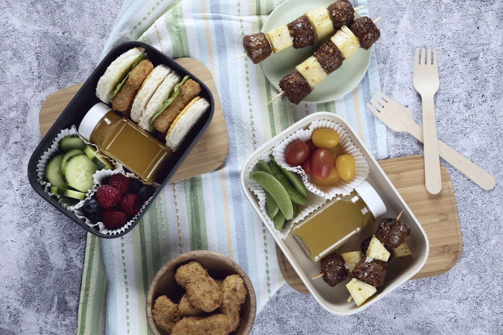 Boîtes-repas pour enfants avec fruits et légumes